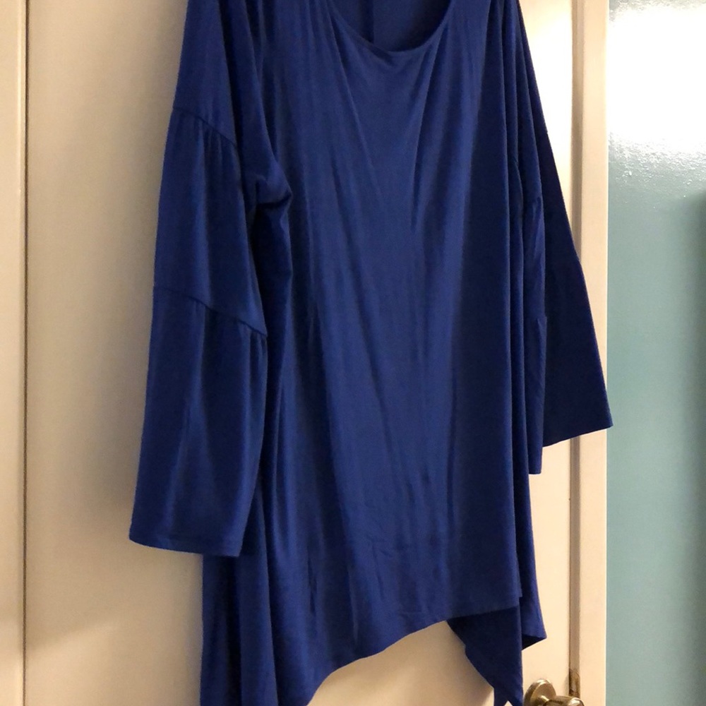 Bell sleeves top